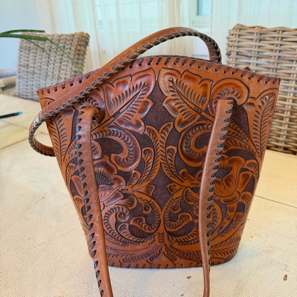 SOLD Vintage Char 2 Santa Fe Tooled Handbag Purse - Picture 5 of 13